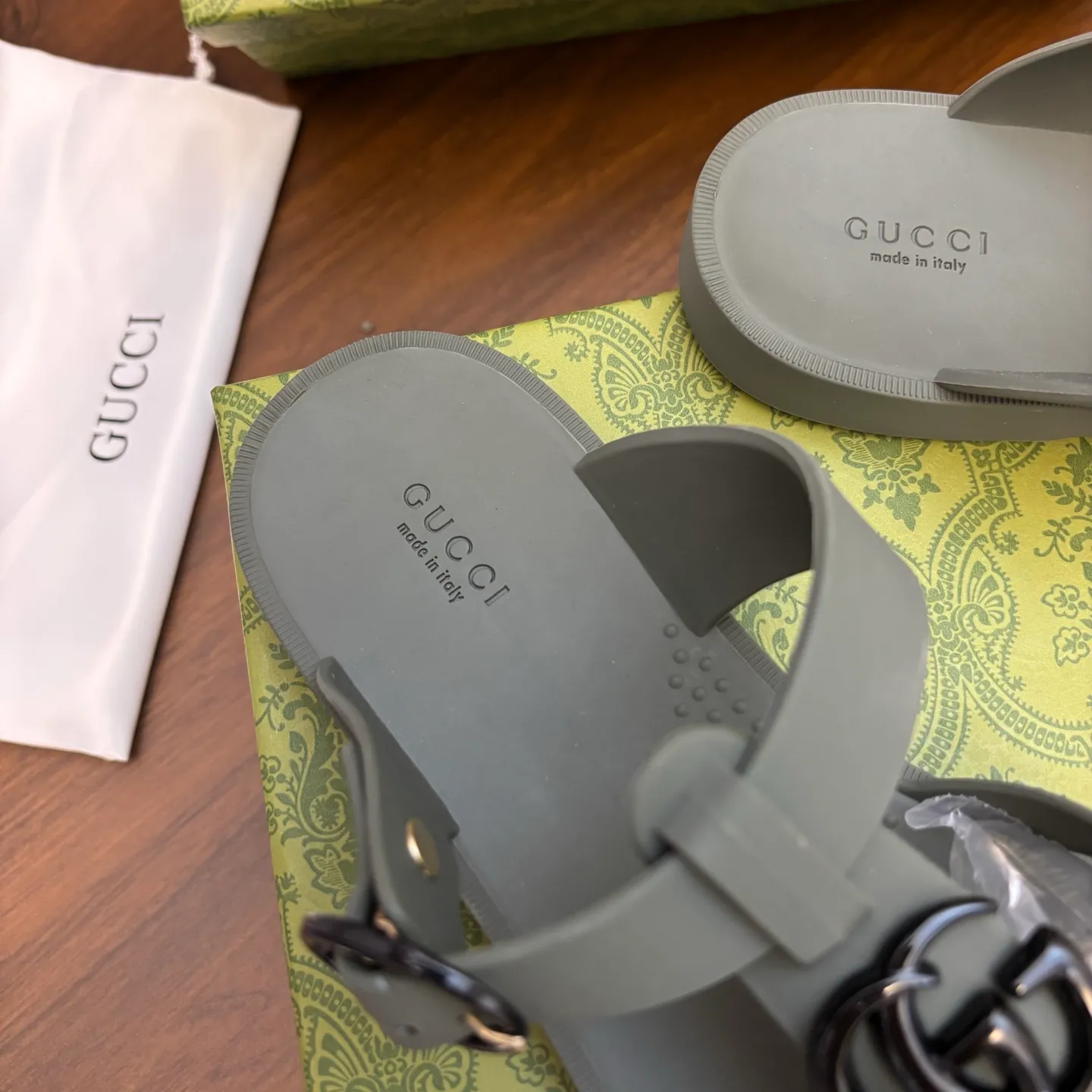 Men's shoes 260💰 [Gucci] Counter quality, top-quality original goods, real photos! Original TPU material, fine workmanship, comfortable; genuine 1:1 replica Size: 38 ~ 46